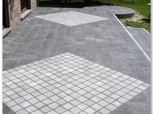 Terrasse privée en dalle 30/30 de pierre bleue et 15/15 sur pointe