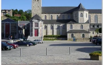 Grand-Place d’Amay en platines 14/14 et mosaïques 7/9