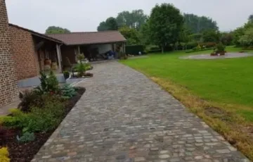 25 Pavage rustique 10:16 grès de réemploi  joint coulé