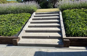 3 Escalier en bordure de réemploi