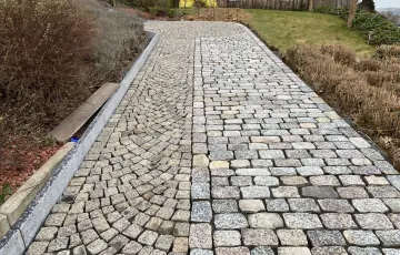 29 Pavés sciés 14-20 grès et mosaique de réemploi